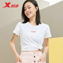 特步  女子短袖t恤