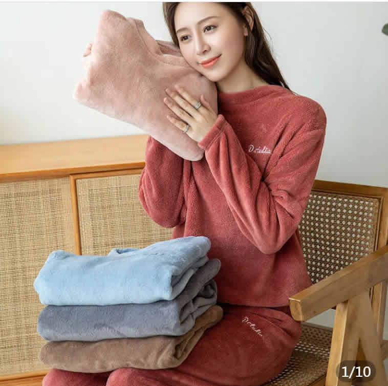 宝娜斯 珊瑚绒加厚长袖两件套